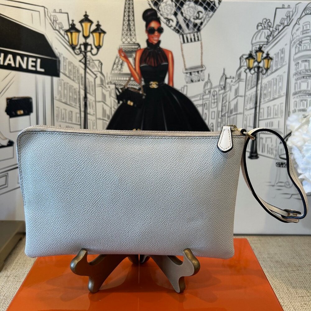 Coach "Storypatch" Wristlet Chalk White - Picture 7 of 7